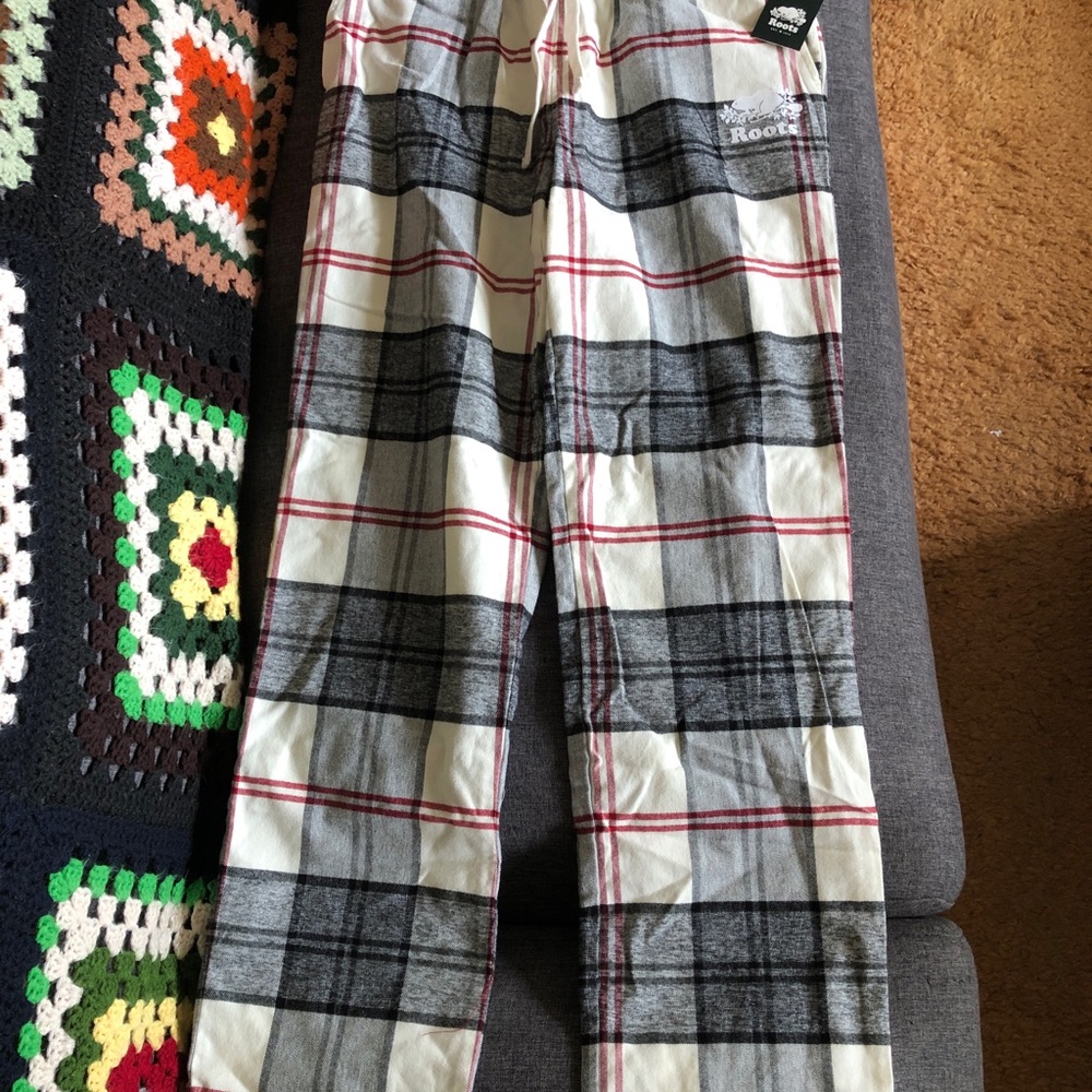 BNWT ROOTS PAJAMA SET